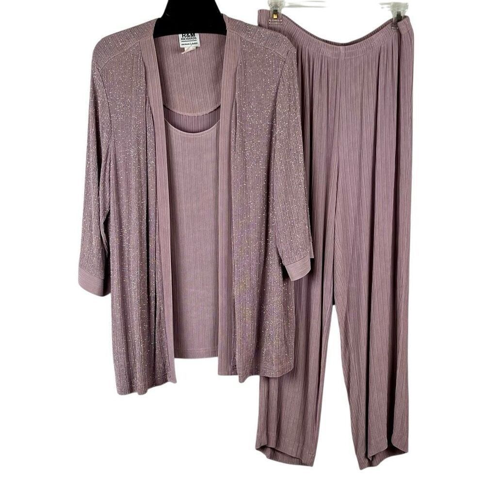 R & M Richard’s Women’s Petite Metallic Ribbed Sparkle Knit Pant Suit 18WP